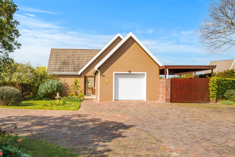 3 Bedroom Property for Sale in The Island Western Cape